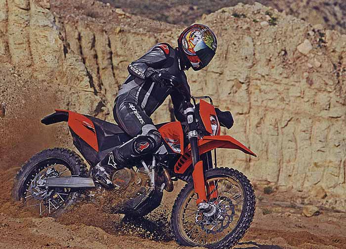 КТМ 690 Enduro, зндуро. KTM 690 SMC, мотард. КТМ 690 Duke, дорожный.